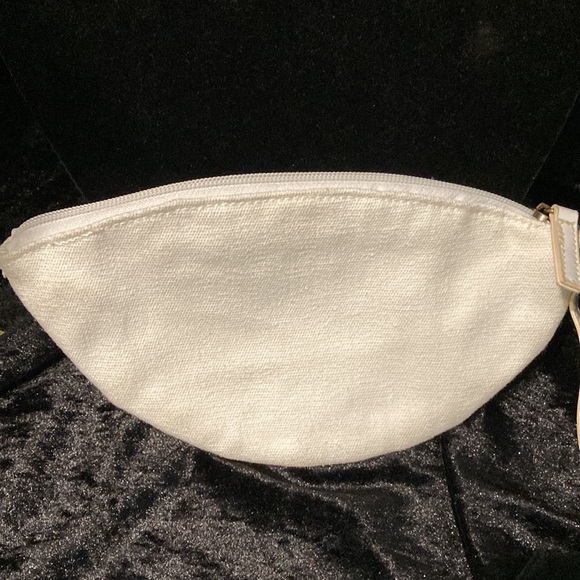 Wooden Beaded Wristlet - Picture 3 of 6